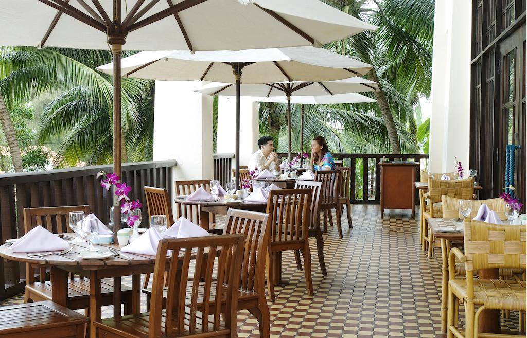 Avillion Port Dickson Ξενοδοχείο Εξωτερικό φωτογραφία The restaurant at the hotel