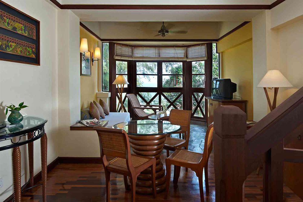 Avillion Port Dickson Ξενοδοχείο Εξωτερικό φωτογραφία A living room in a suite at the Shangri-La Tanjung Rhu Resort, Langkawi, Malaysia